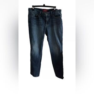 Lucky sweet and straight 12/31